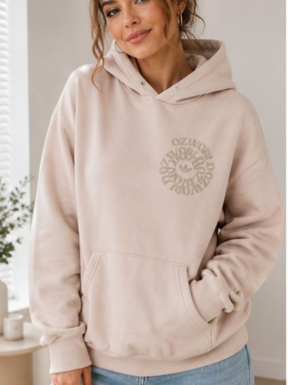 Adidas Originals OZWORLD Athleisure, Streerwear, Beige Blush Trefoil Hoodie Med